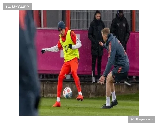 拜仁慕尼黑全员合练，穆西亚拉伤愈回归参与对抗